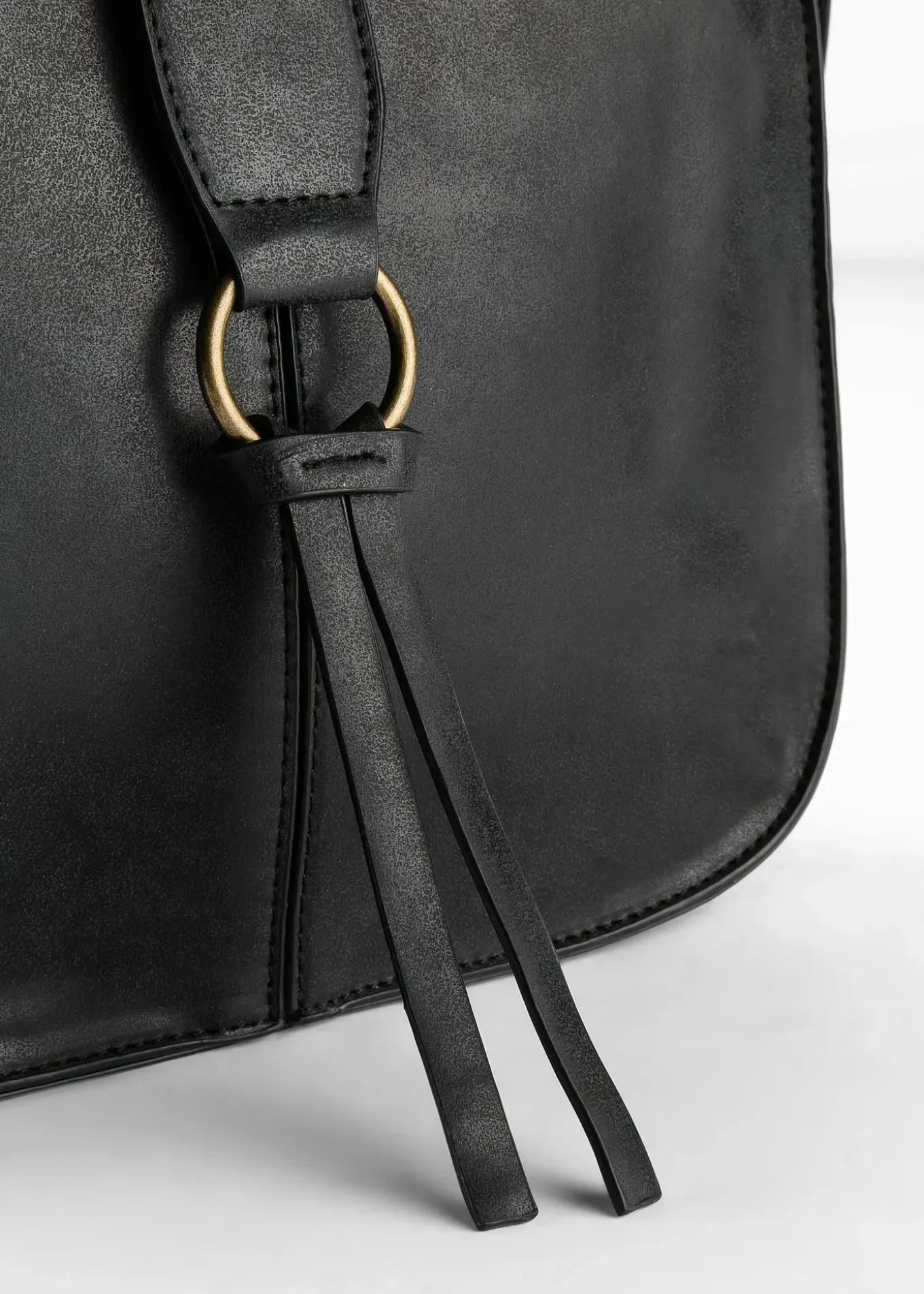 Sac à bandoulière et boucle décorative