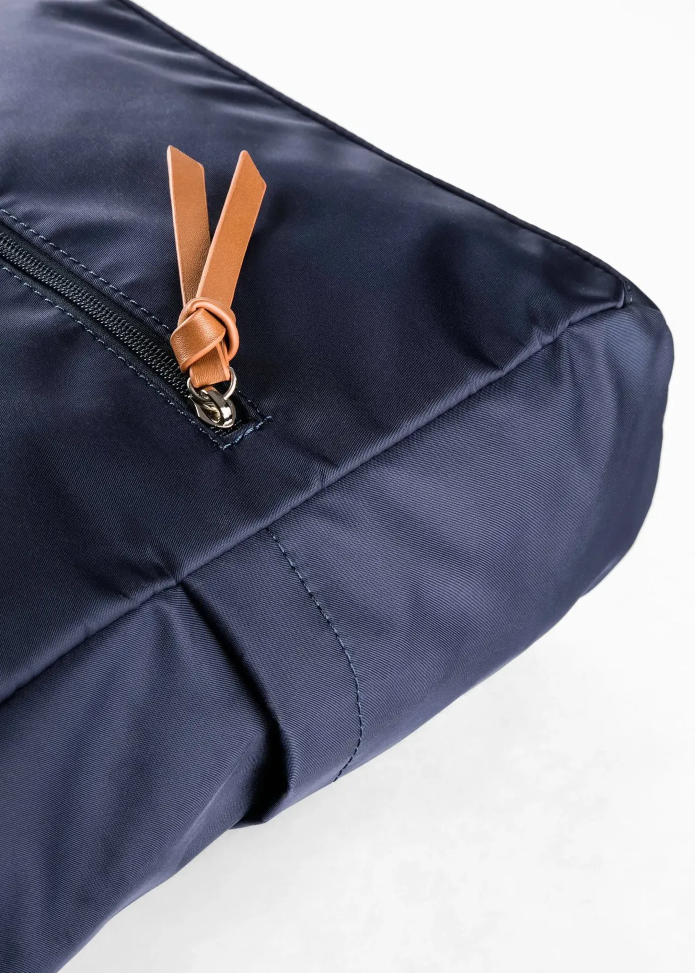 Sac à dos à détails contrastants