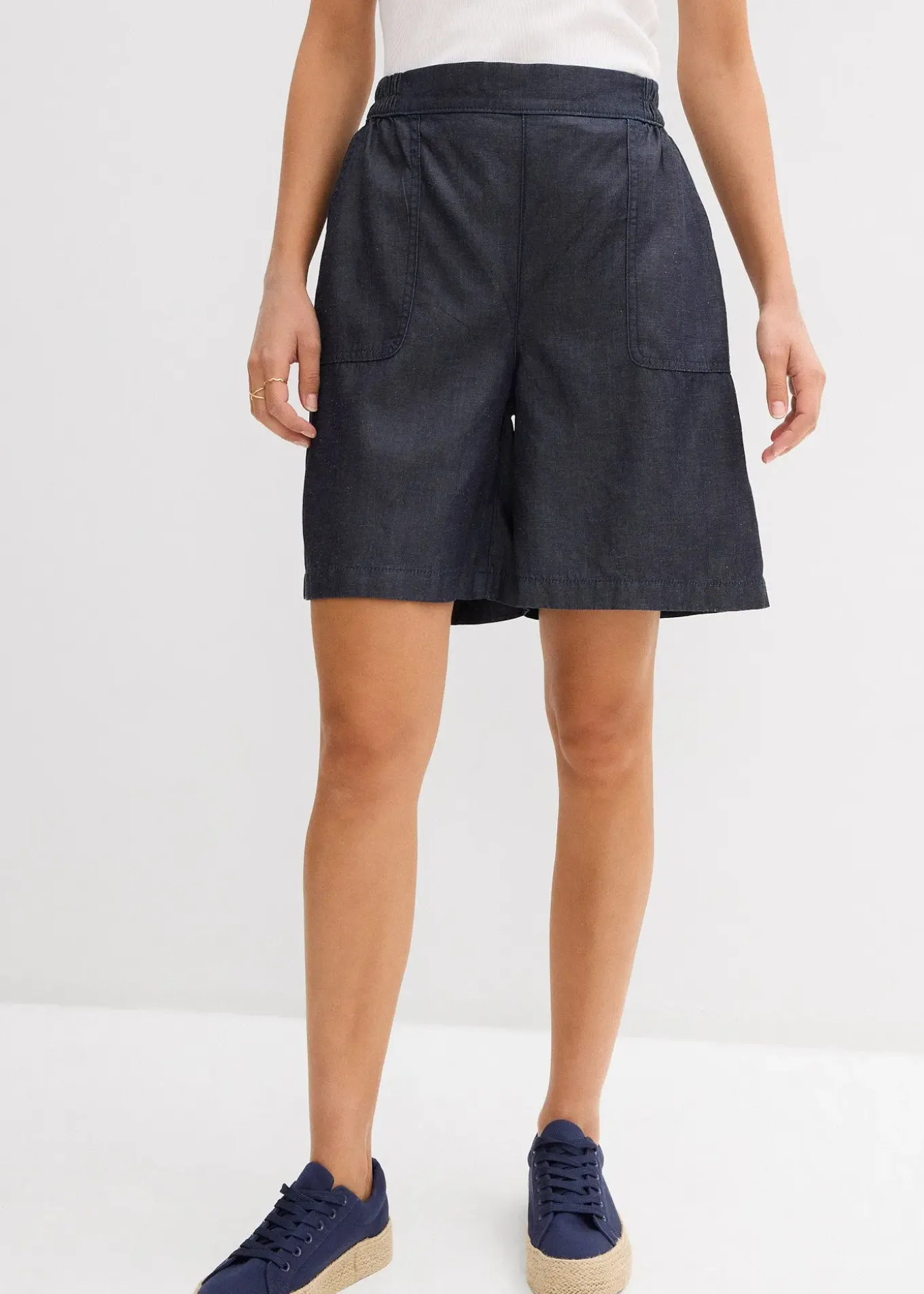 Short à taille élastiquée, avec du lin rafraîchissant