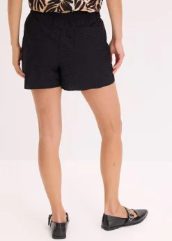 Short avec broderies anglaises