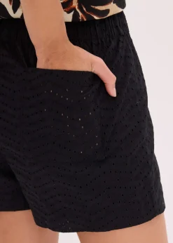 Short avec broderies anglaises