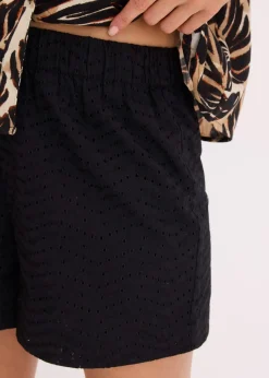 Short avec broderies anglaises