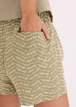 Short avec broderies anglaises