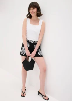 Short brodé en viscose mélangée