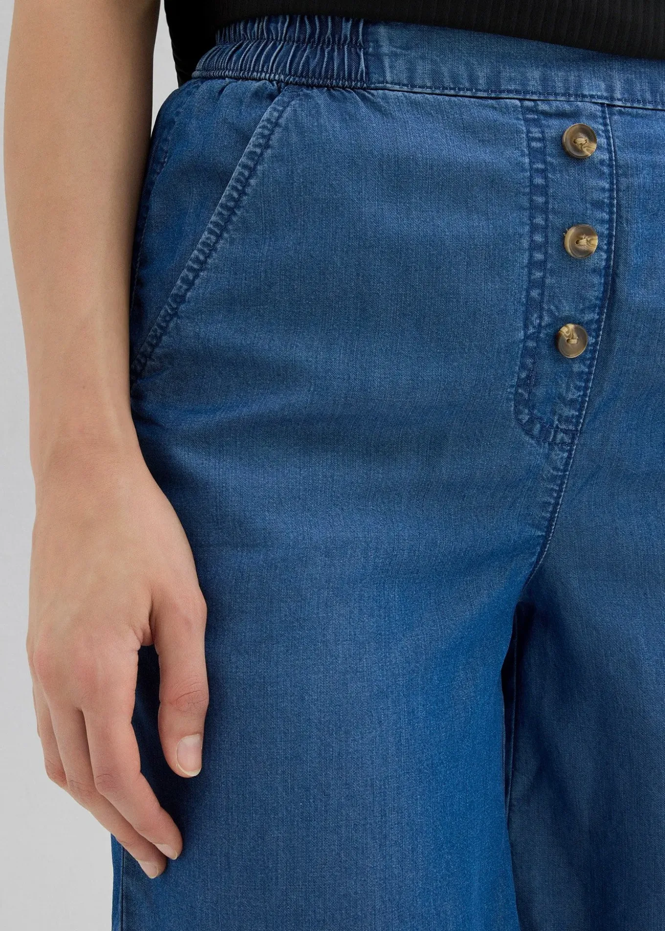 Short en Lyocell à taille élastiquée