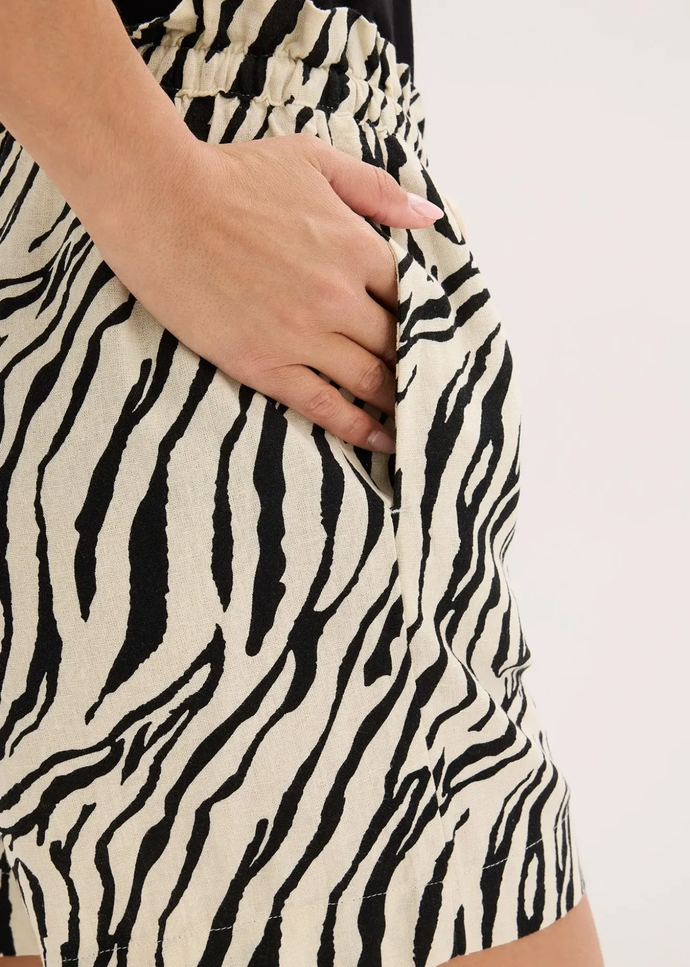 Short paperbag avec lien à nouer