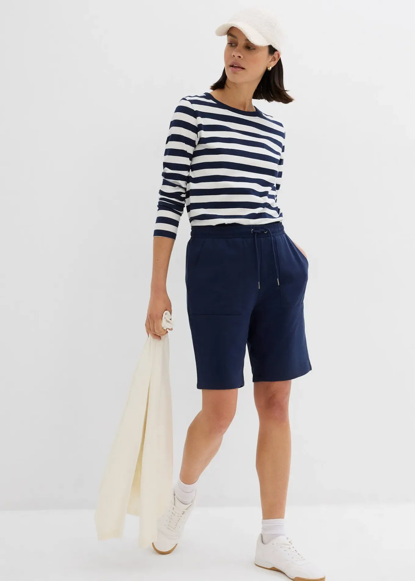 Short sweat avec poches