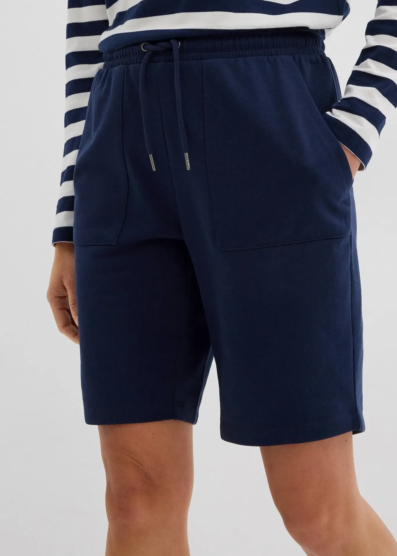 Short sweat avec poches