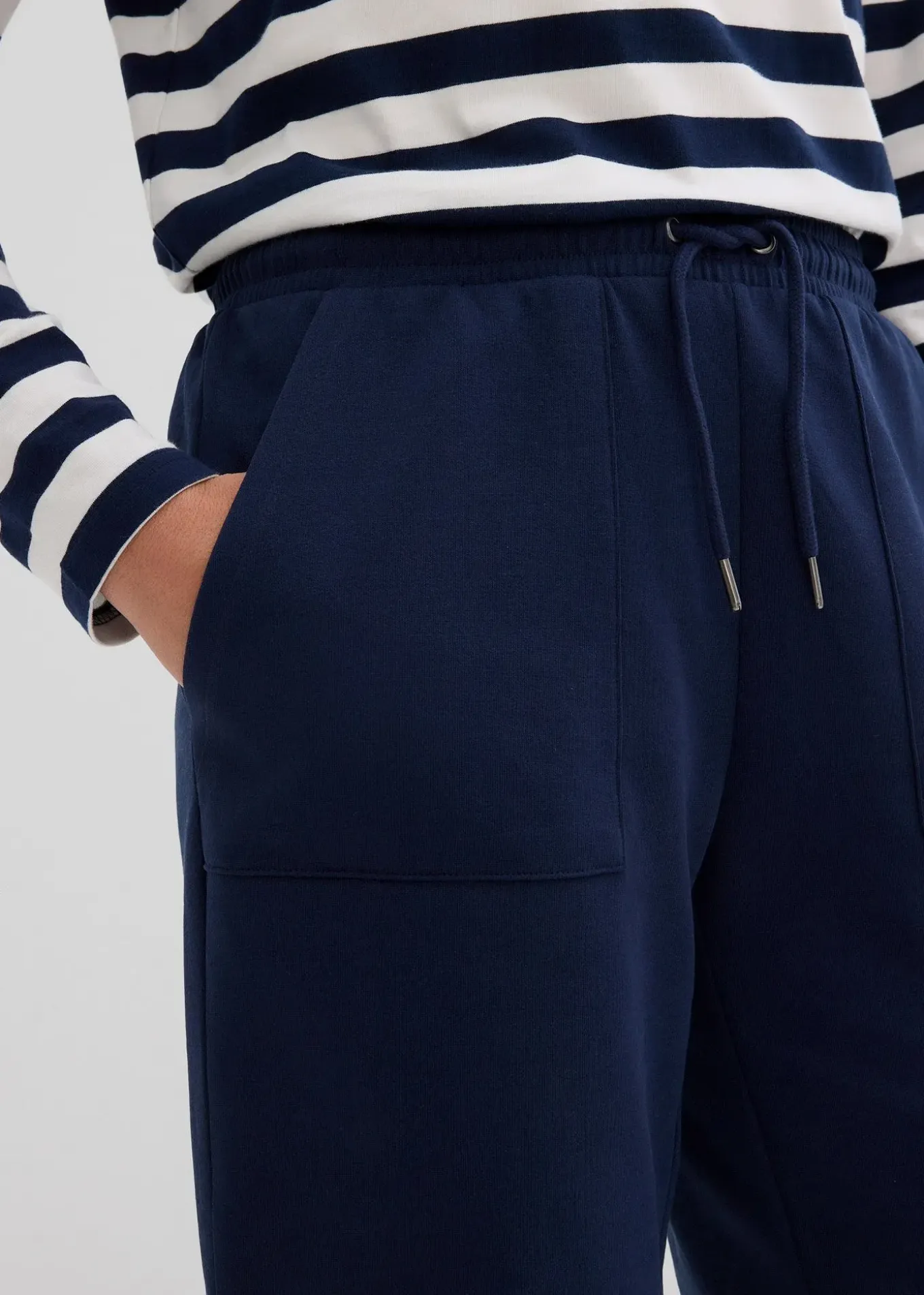 Short sweat avec poches