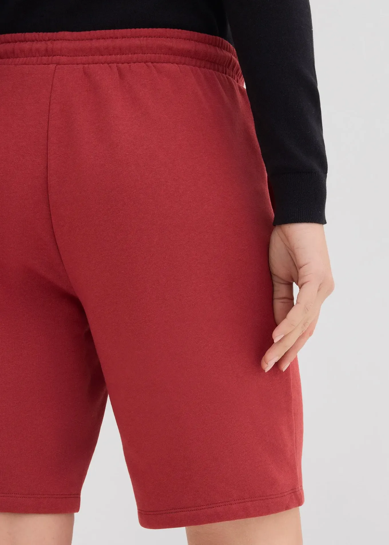 Short sweat avec poches