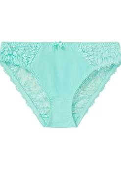 Slip avec une jolie dentelle