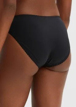 Slip avec une jolie dentelle