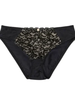 Slip orné de dentelle