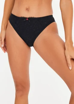 Slip orné de dentelle