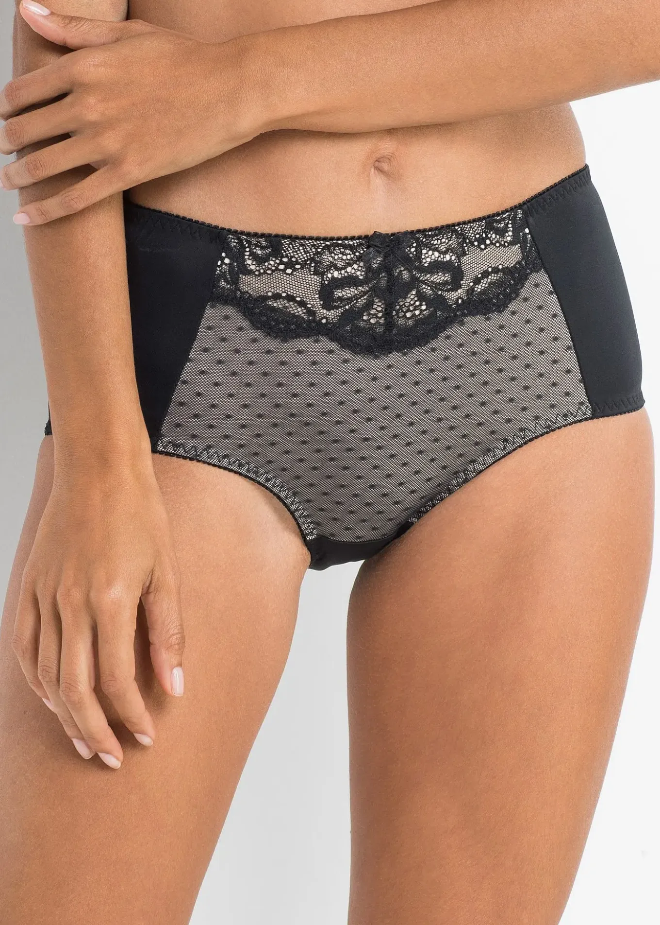 Slip sculptant avec dentelle