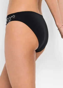 Slips avec de jolies broderies