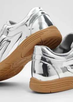 Sneakers au look rétro