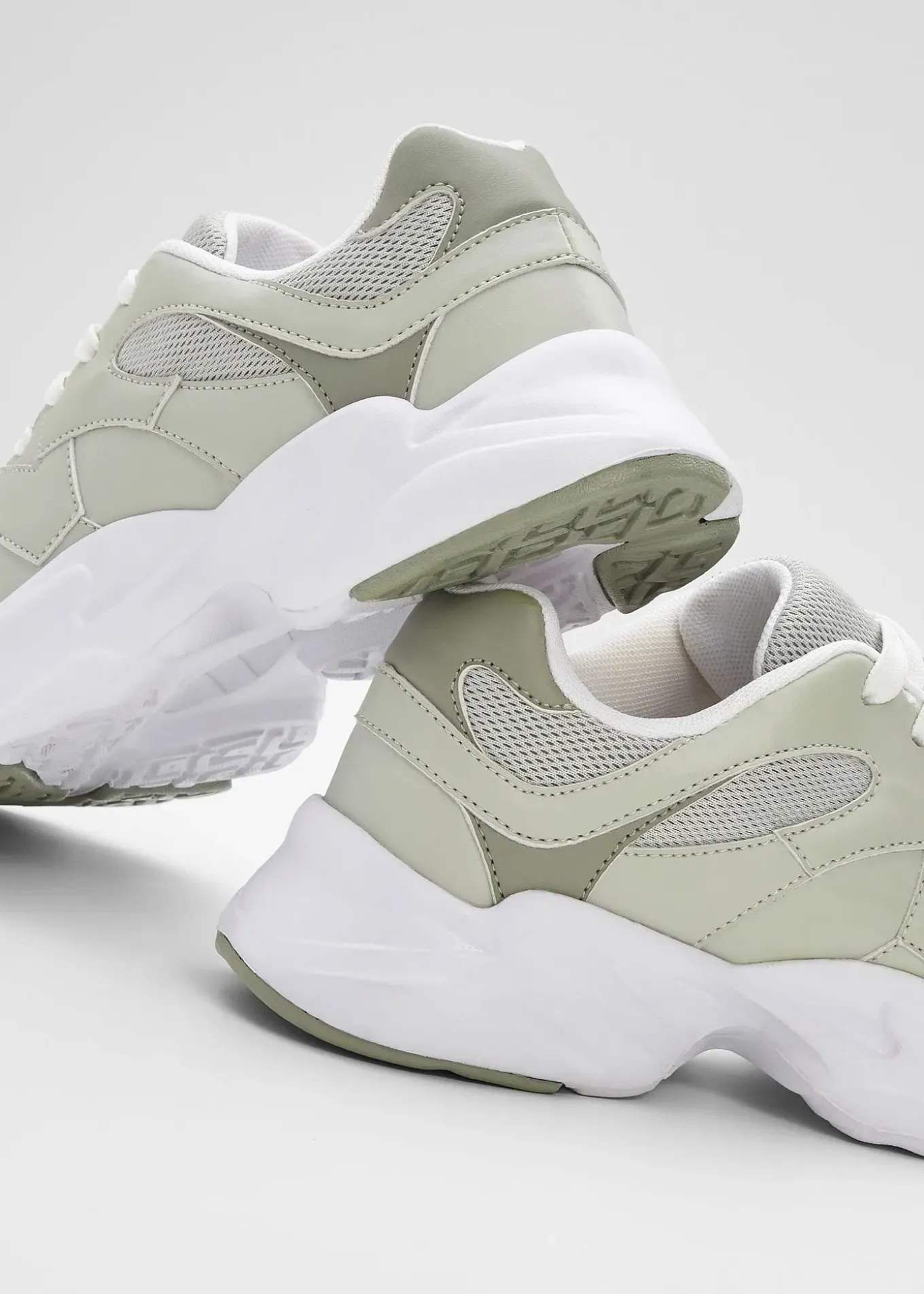 Sneakers chunky avec une semelle légère