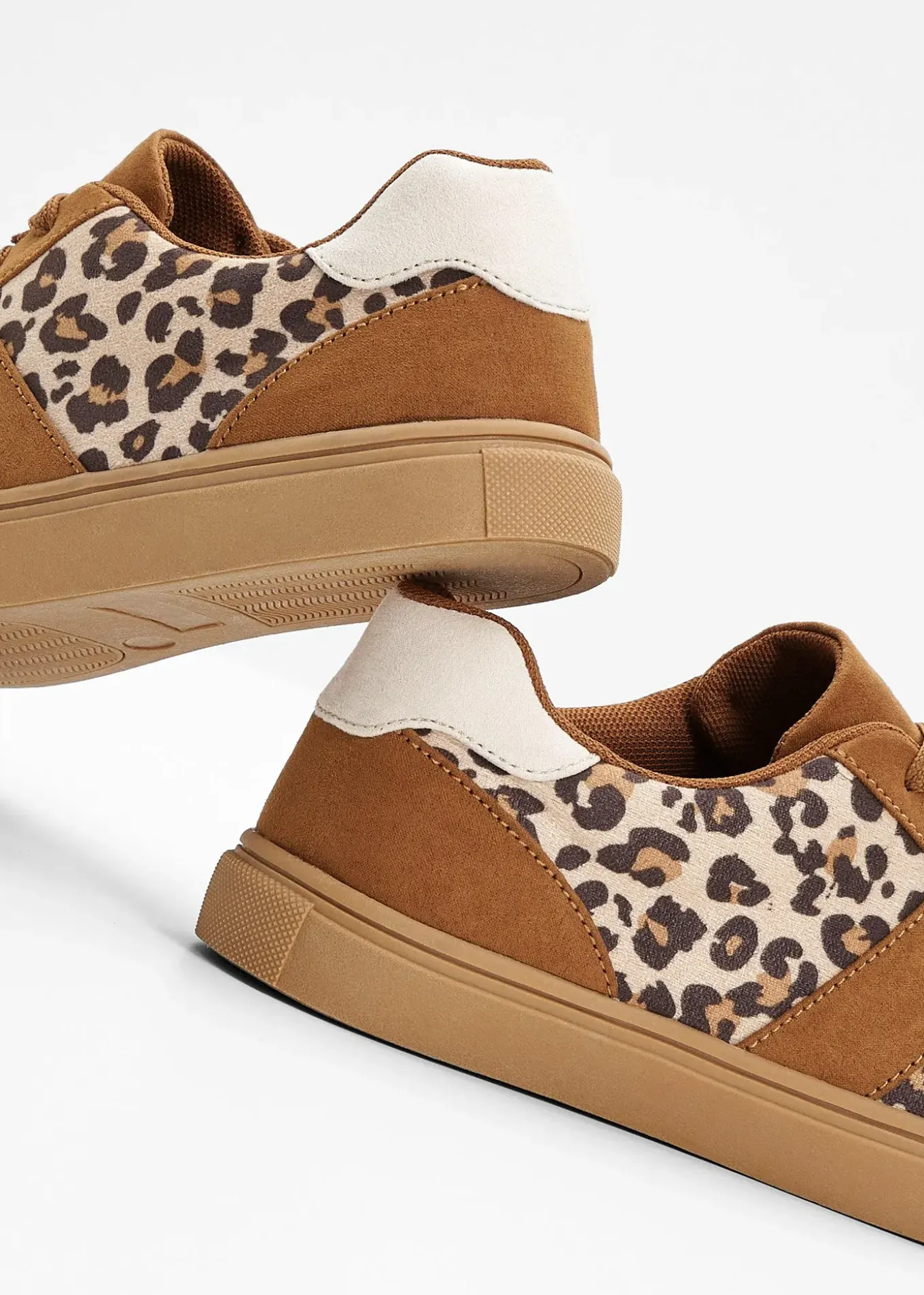 Sneakers détails léopard