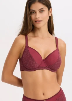 Soutien-gorge à armatures avec une jolie dentelle