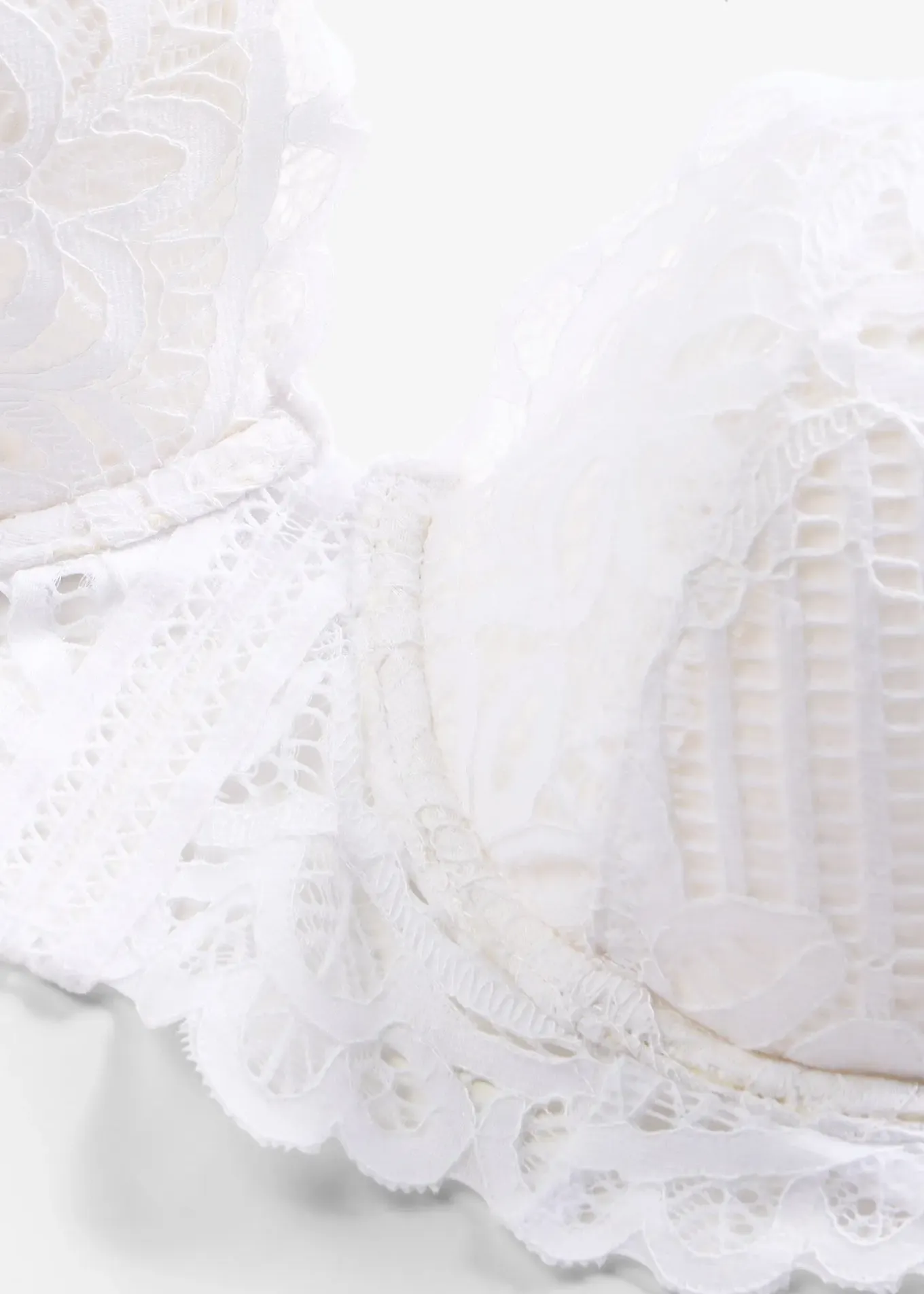 Soutien-gorge à coques en dentelle
