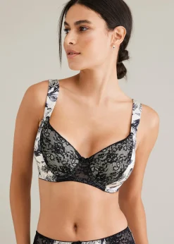 Soutien-gorge à coques et armatures, matière brillante