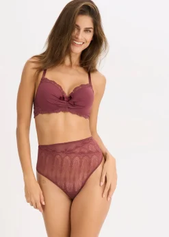 Soutien-gorge à coques et armatures