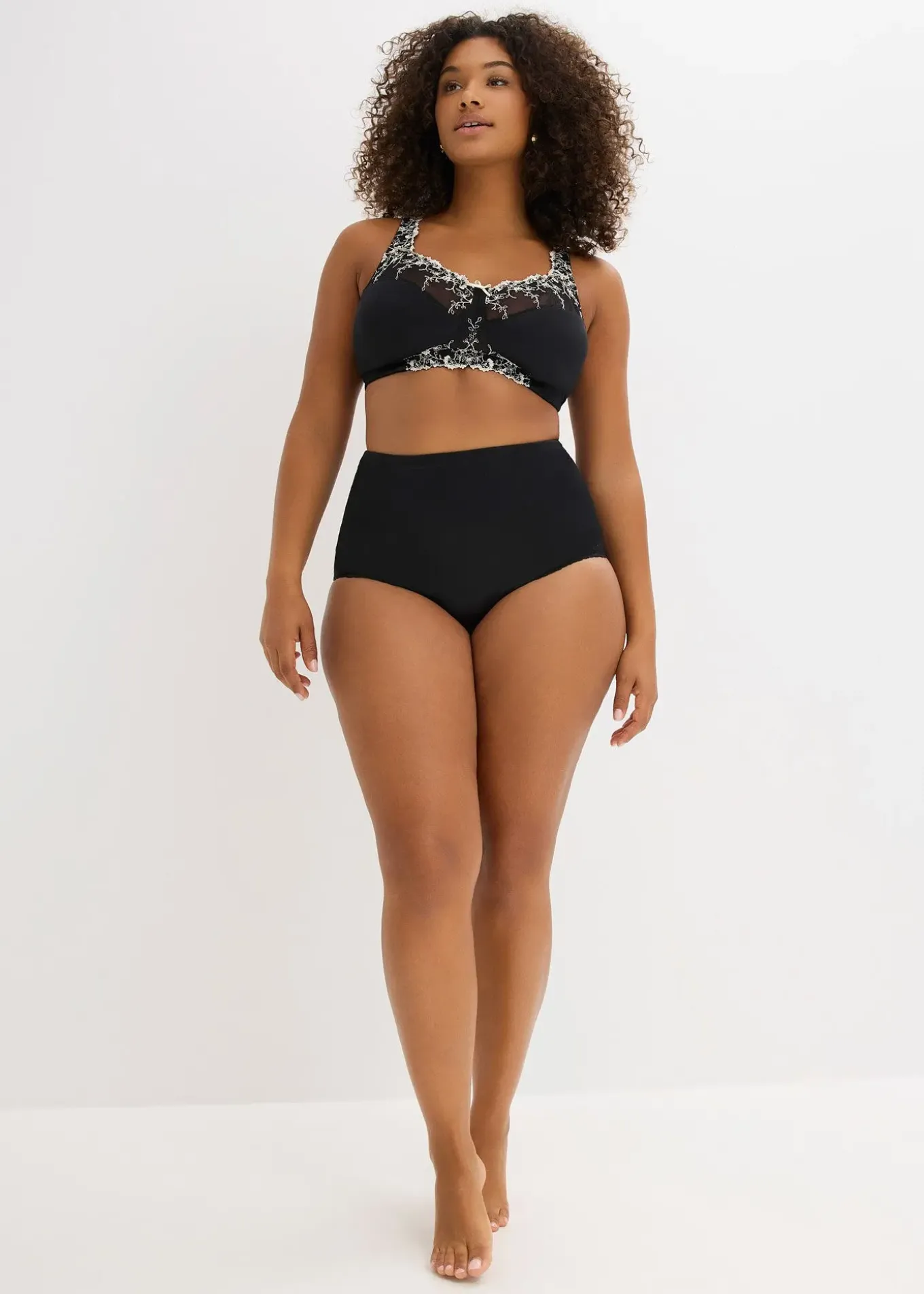 Soutien-gorge de maintien sans armatures, bretelles rembourrées et broderies