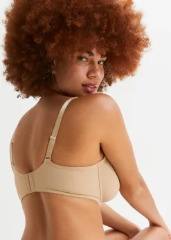 Soutien-gorge moulé à armatures