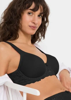 Soutien-gorge moulé à bretelles rembourrées
