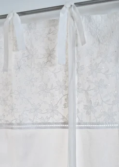 Store à nouettes avec broderie