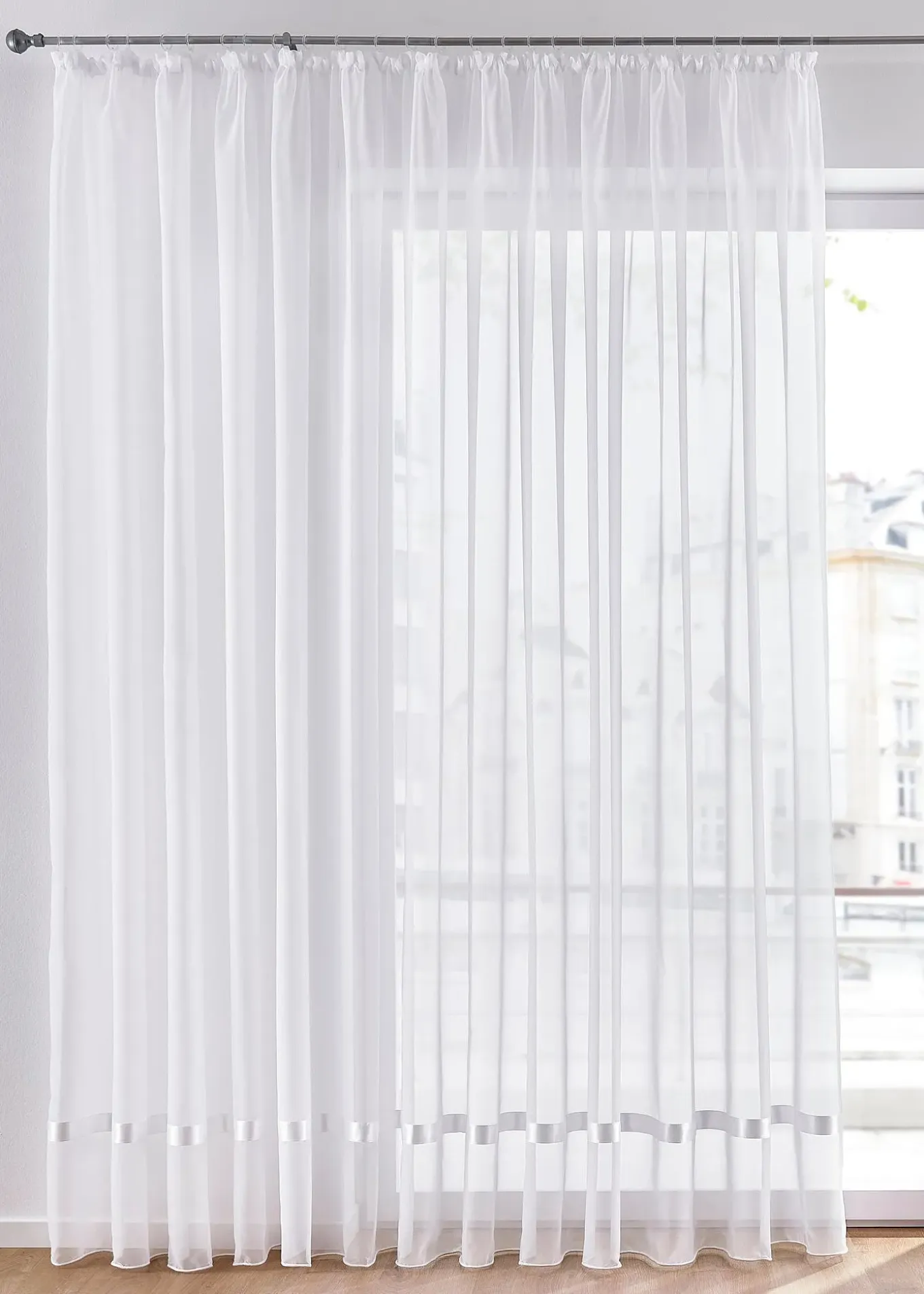 Store voilage avec ruban satin