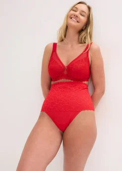 String sculptant avec dentelle cœurs, maintien modéré