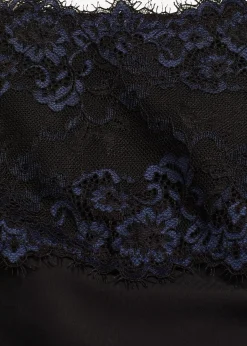 String sculptant avec dentelle, maintien modéré