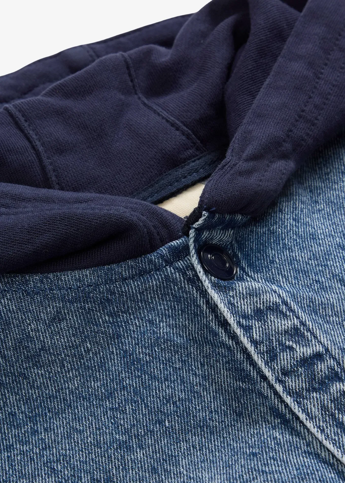 Surchemise en jean à capuche sweat