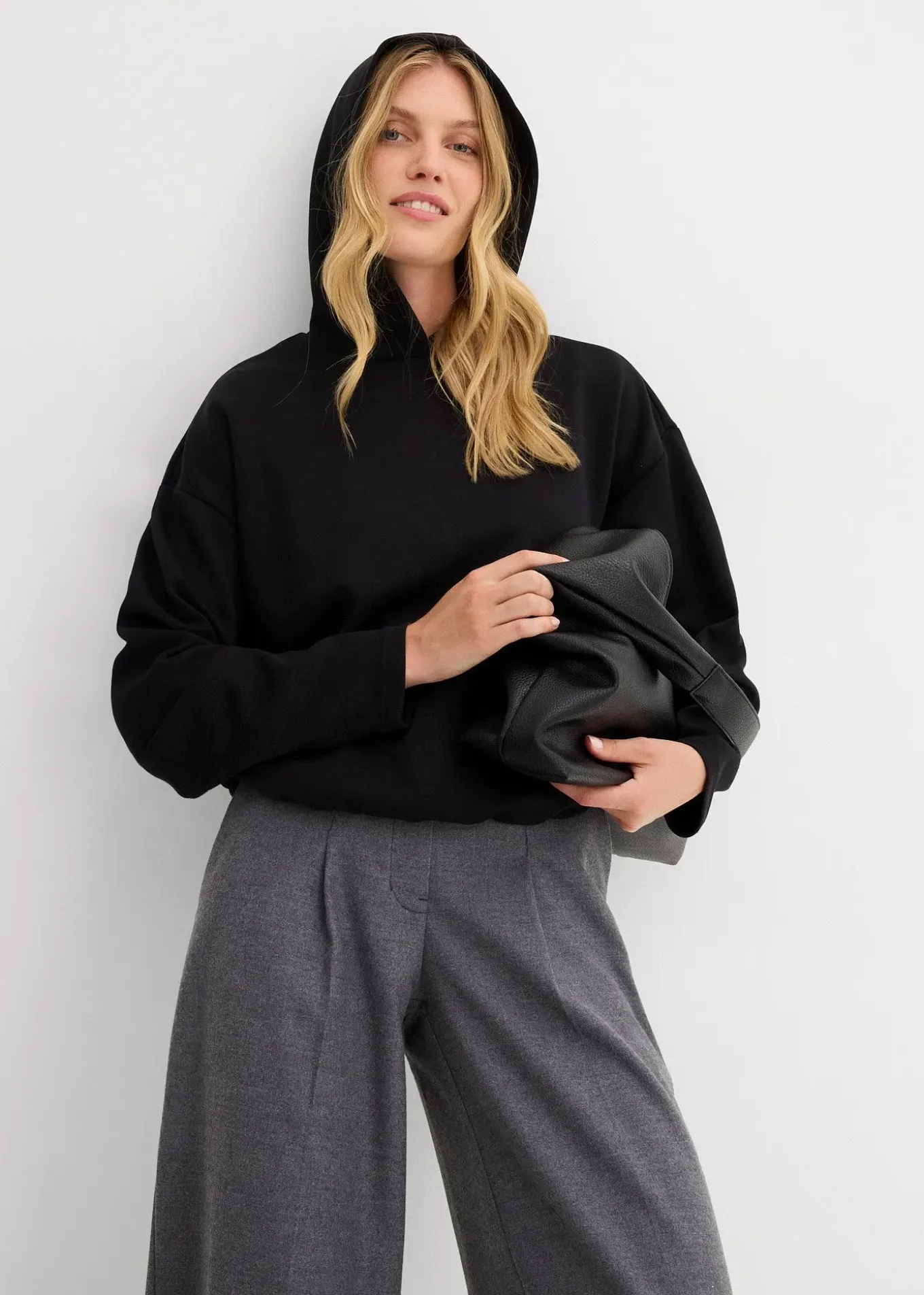 Sweat à capuche légèrement brillant en viscose mélangée