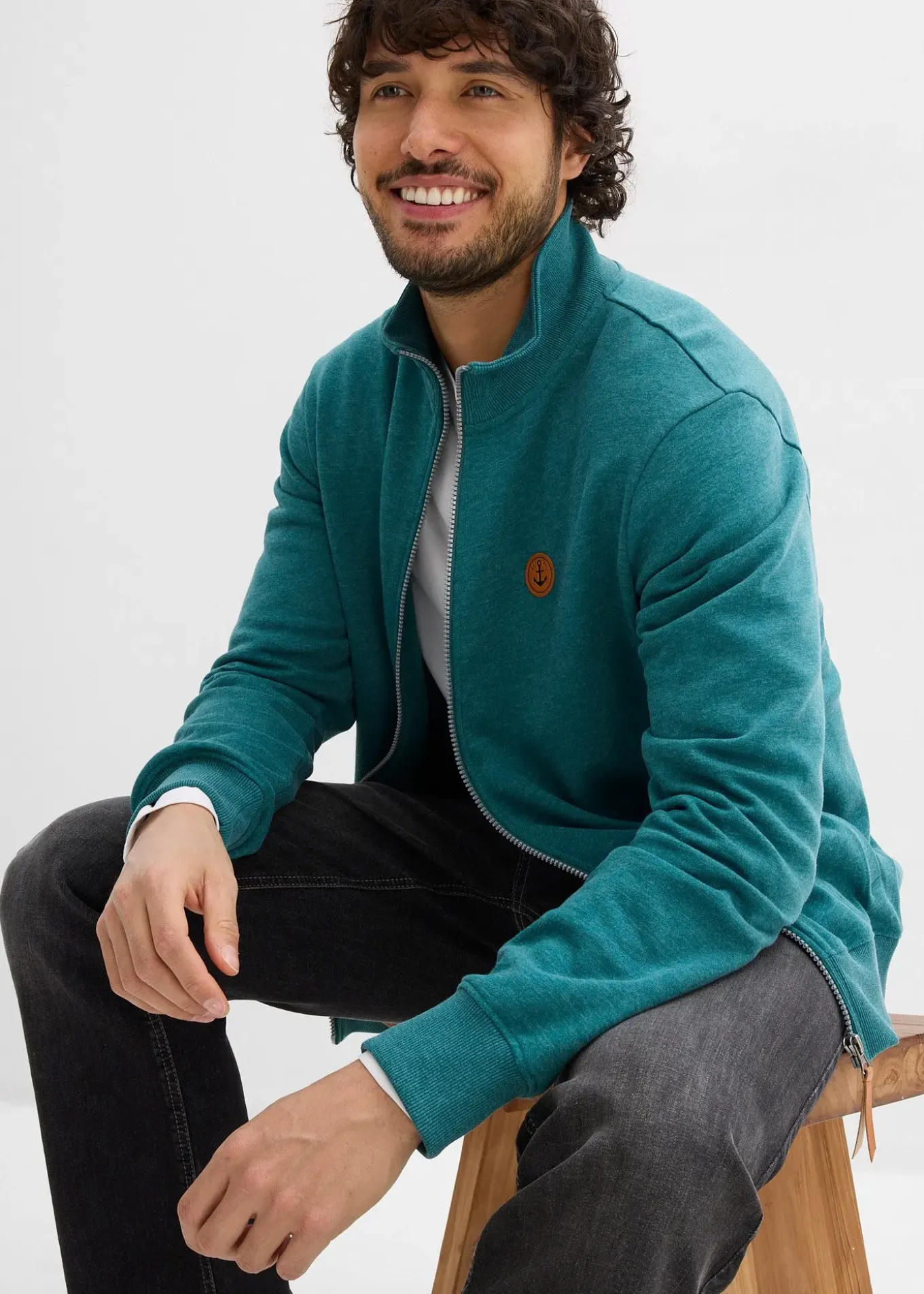 Sweat zippé à col montant et détails enduits