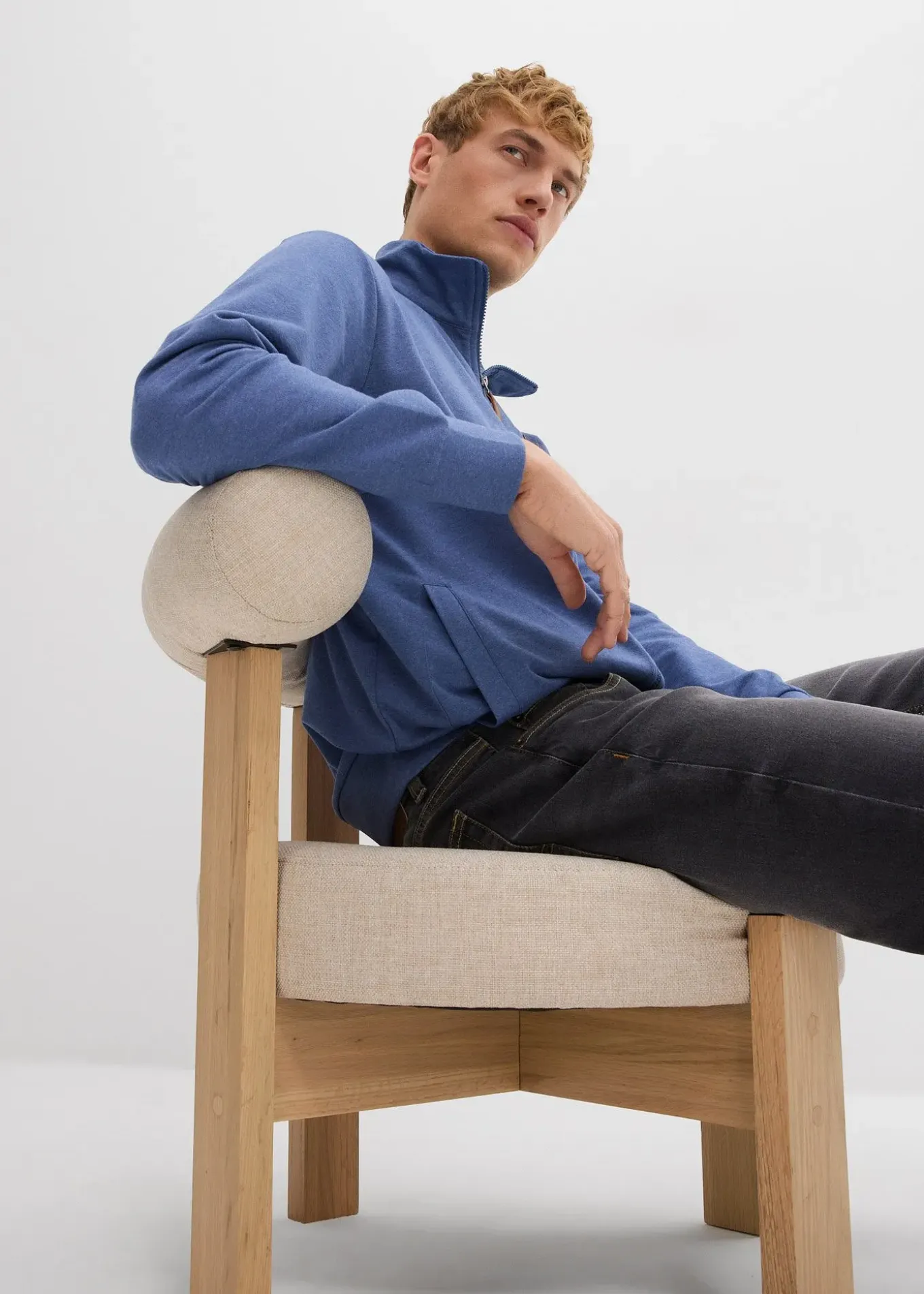 Sweat zippé à col montant et détails enduits