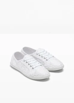 Tennis avec dentelle