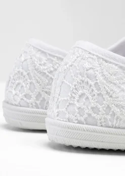 Tennis avec dentelle