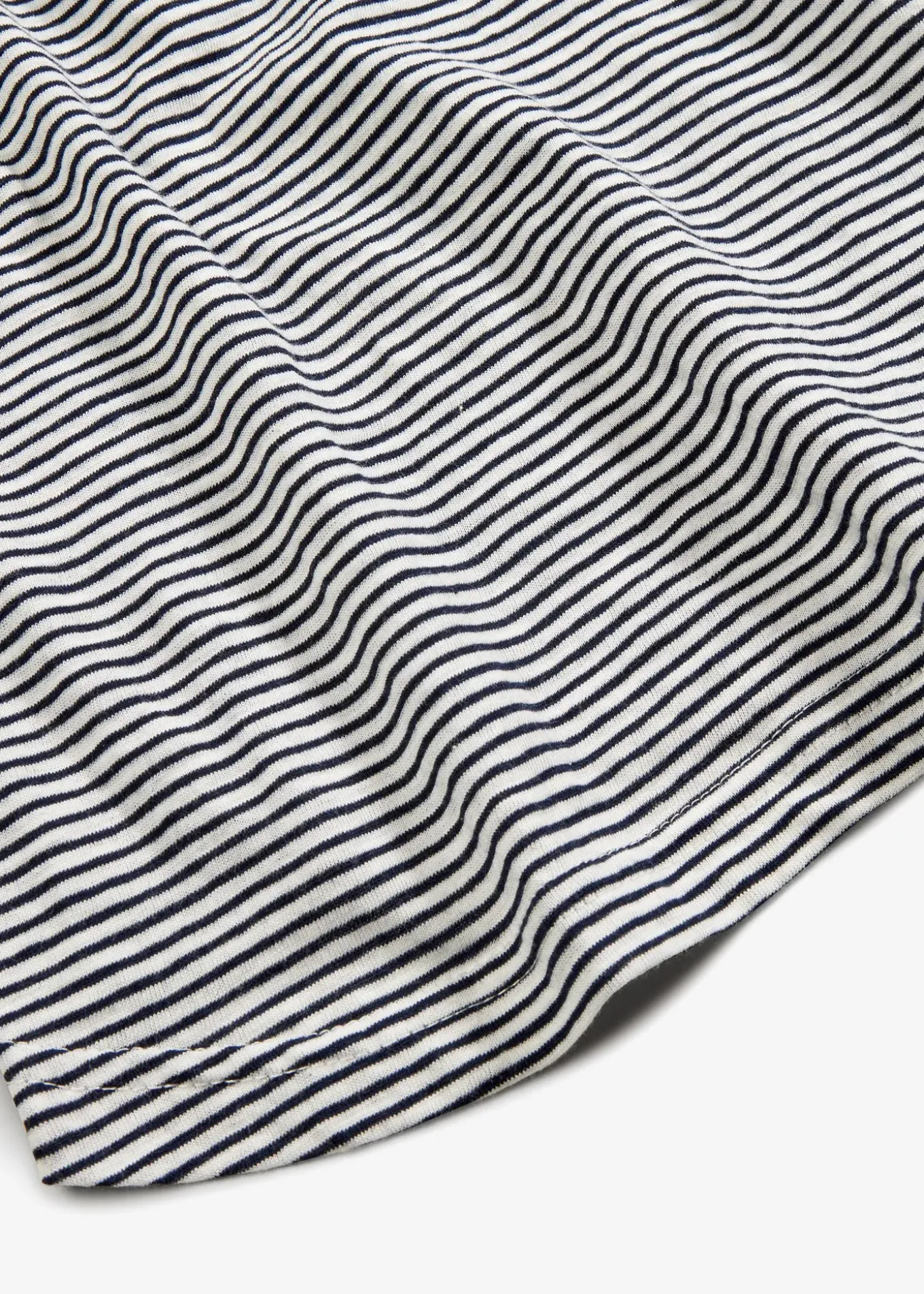 Top avec boutons dans le dos