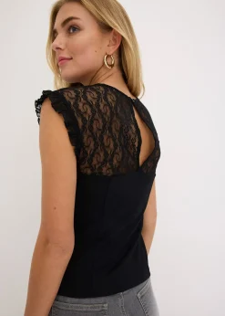 Top avec dentelle