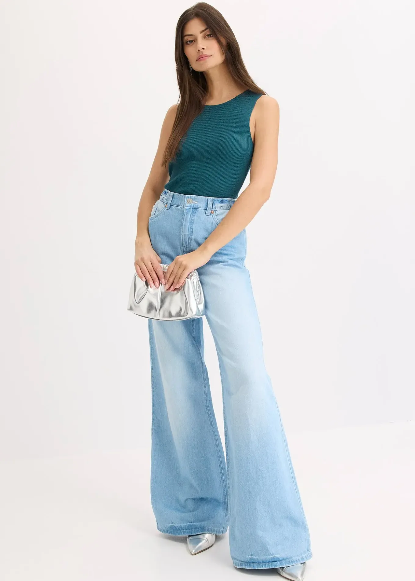 Top en maille avec un lien brillant