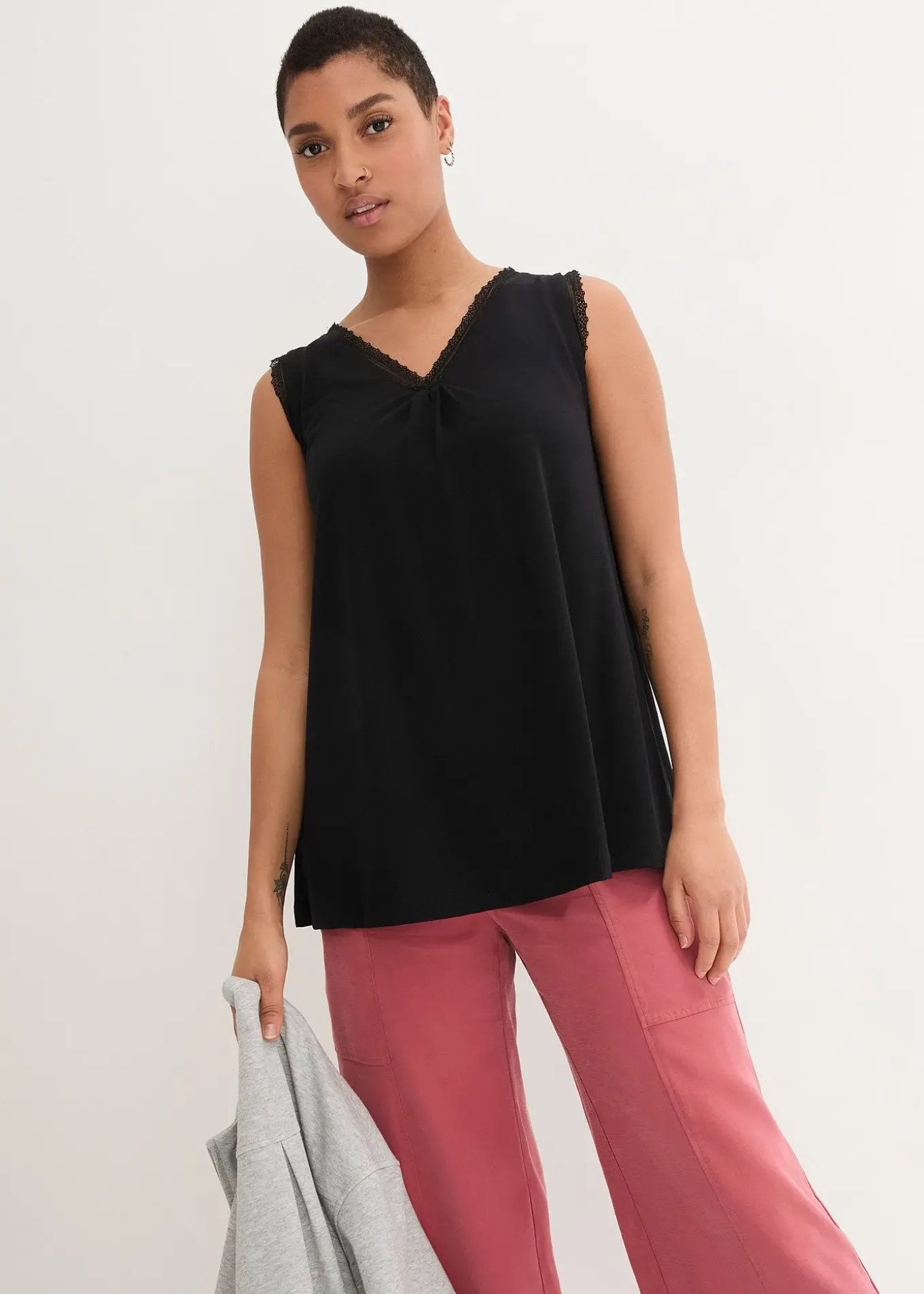 Top en viscose avec dentelle