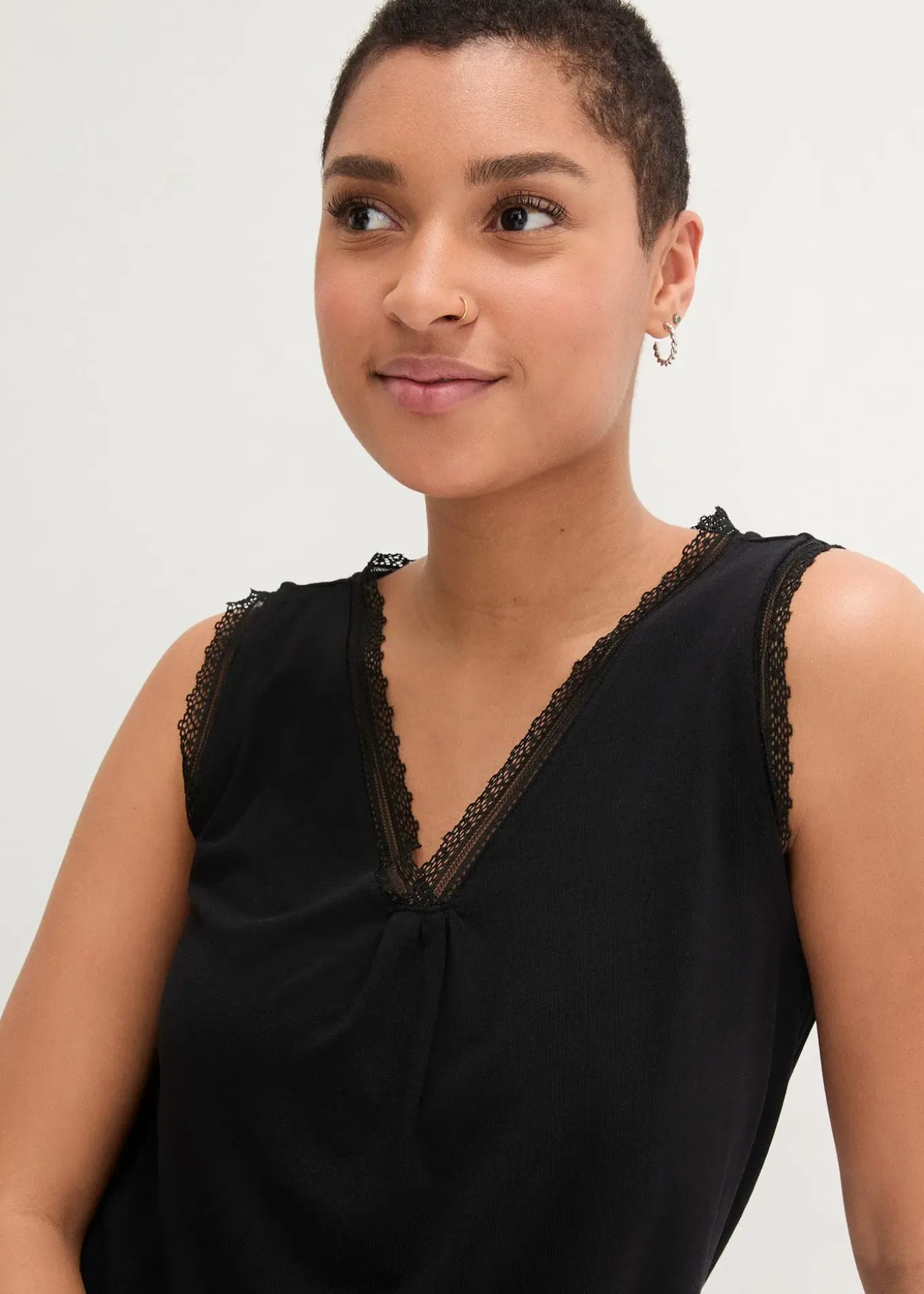 Top en viscose avec dentelle