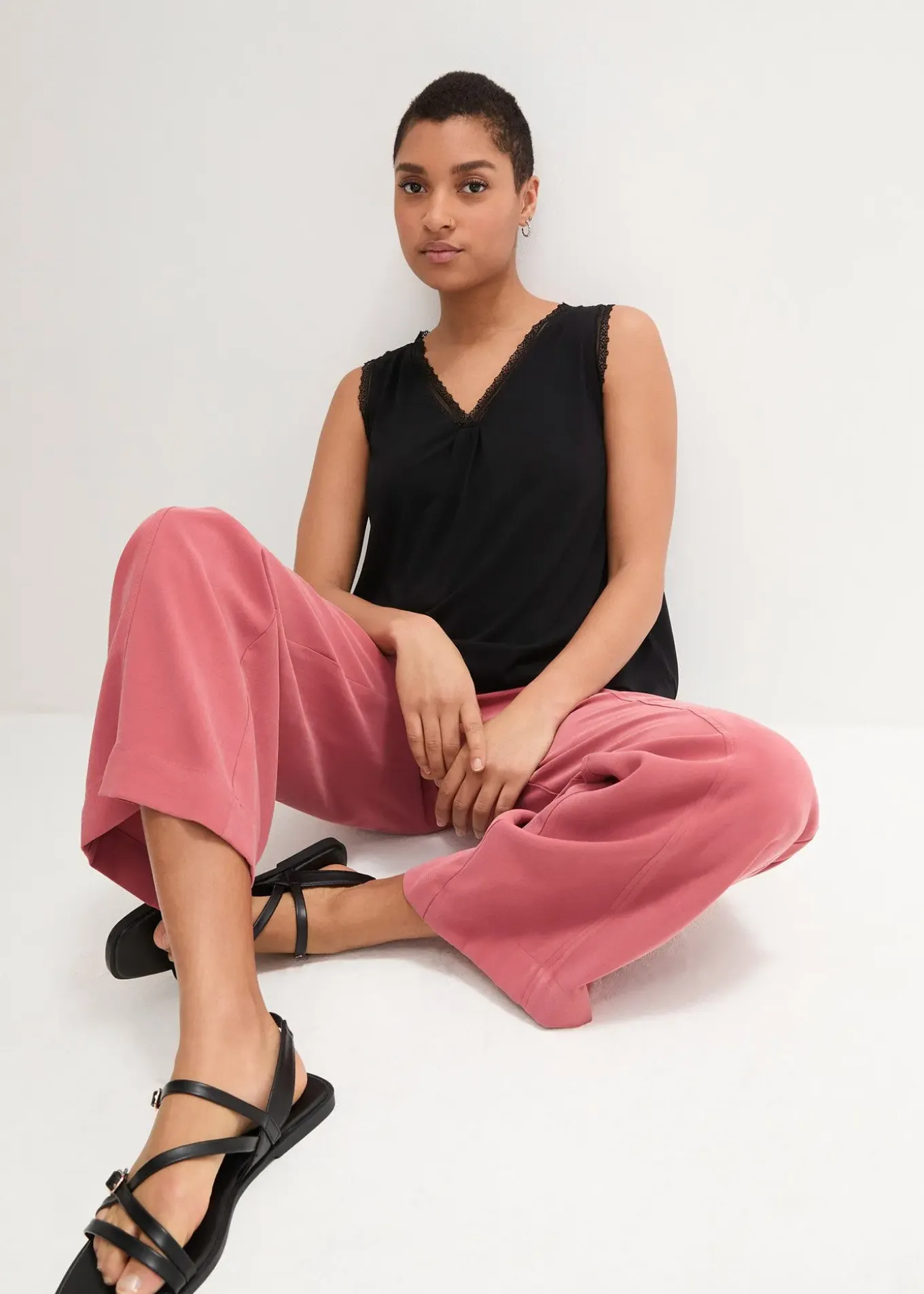 Top en viscose avec dentelle