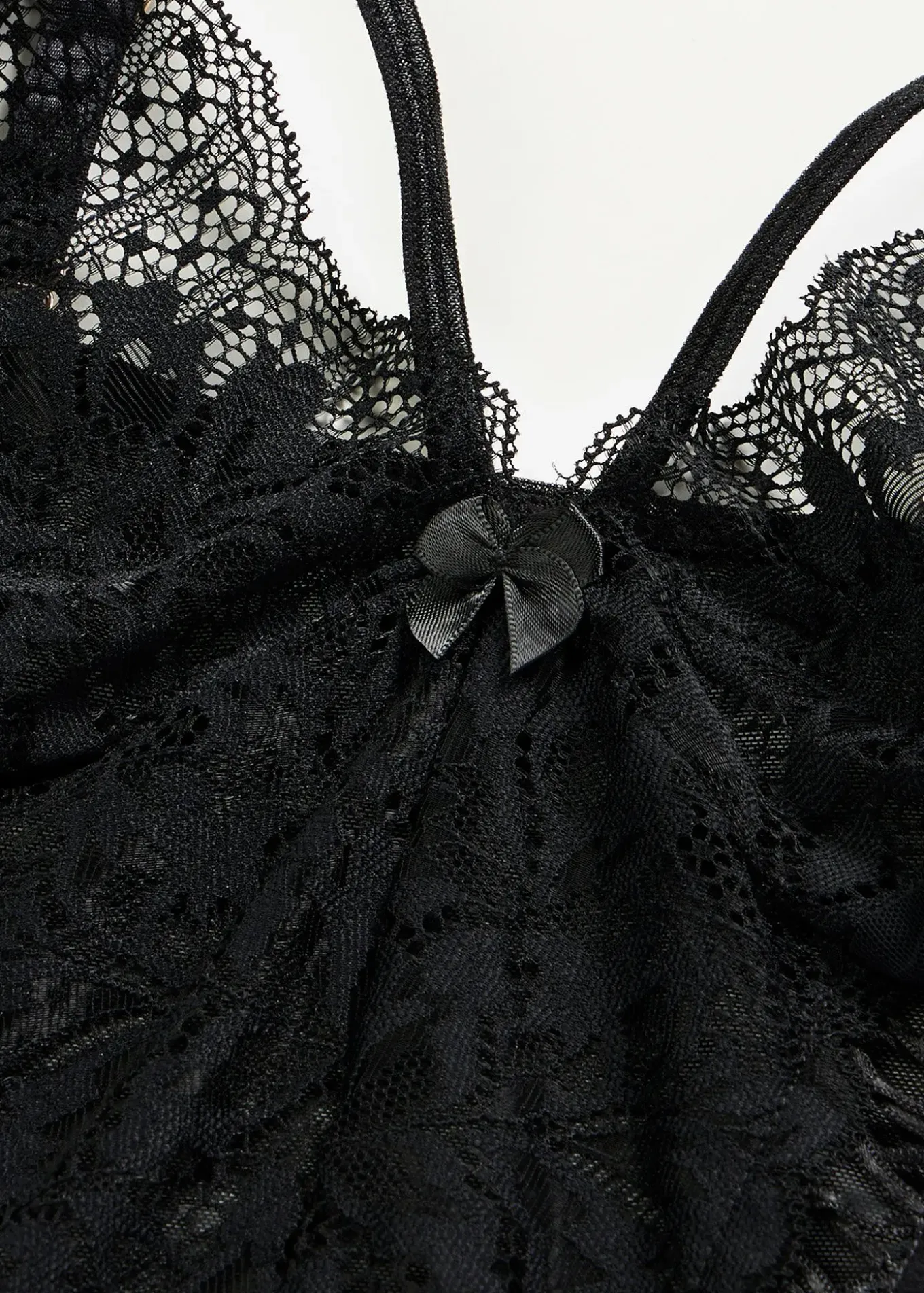 Top porte-jarretelles et string (ens. 2 pces)