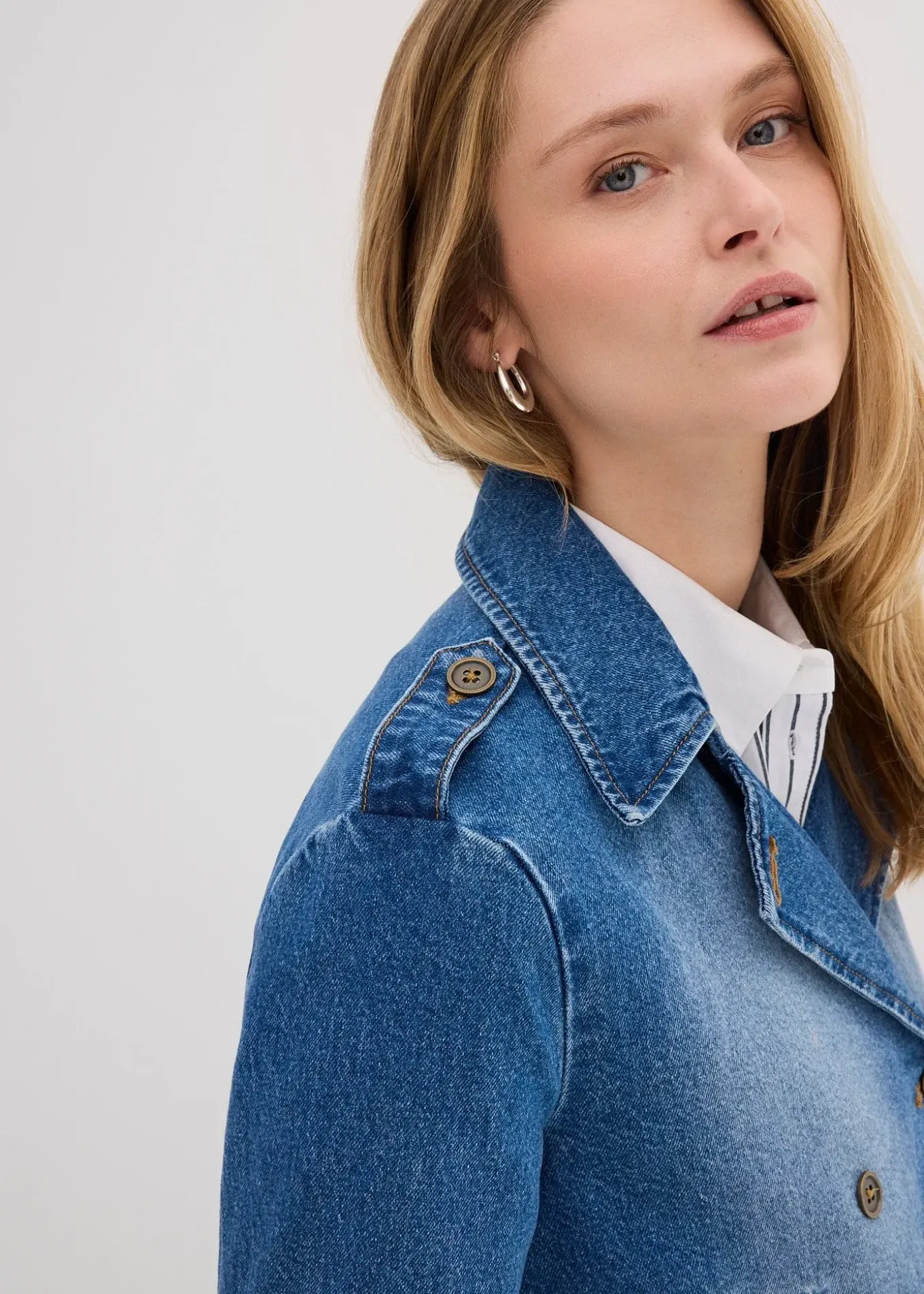 Trench court en denim