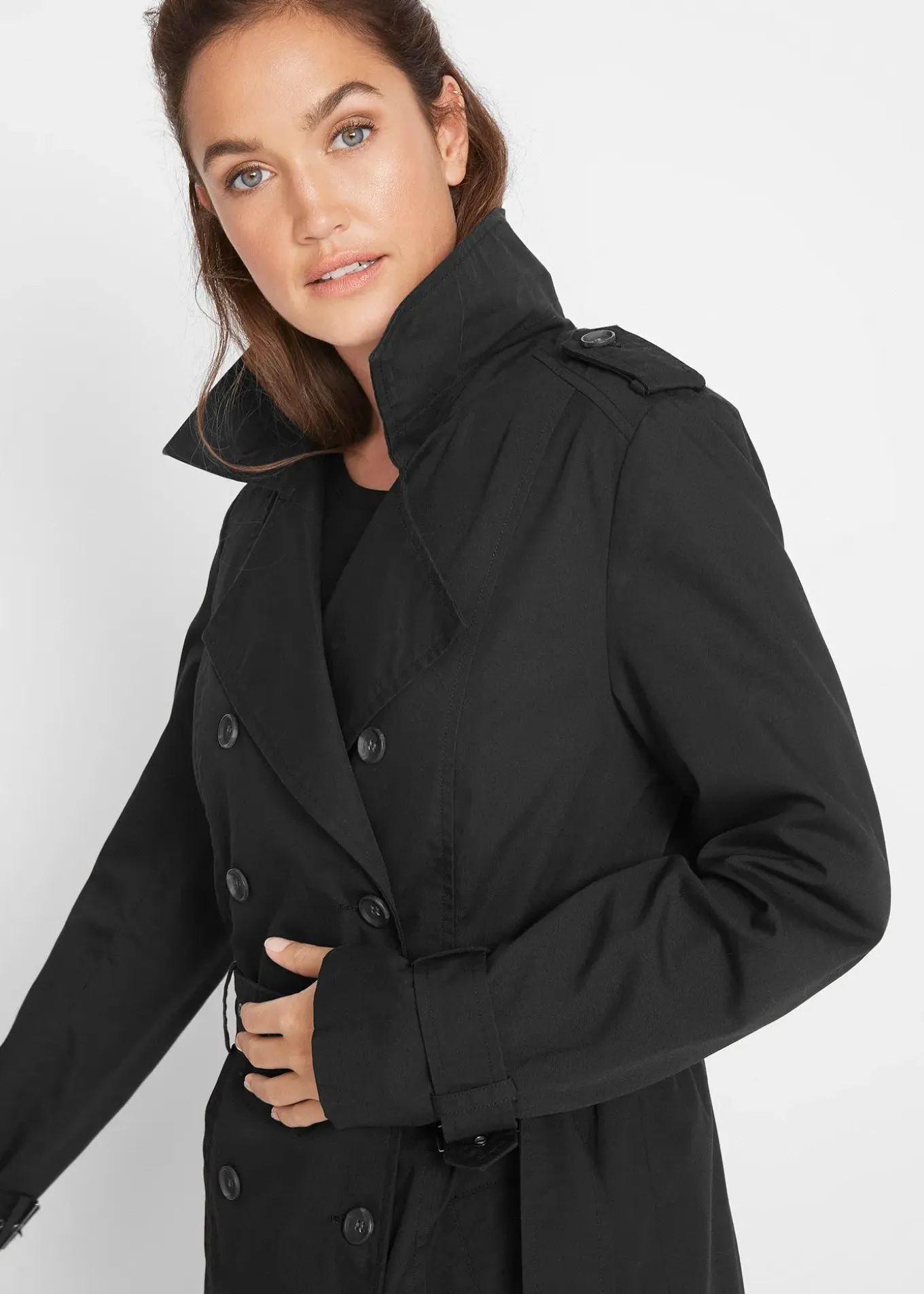 Trench-coat long ceinturé à la taille