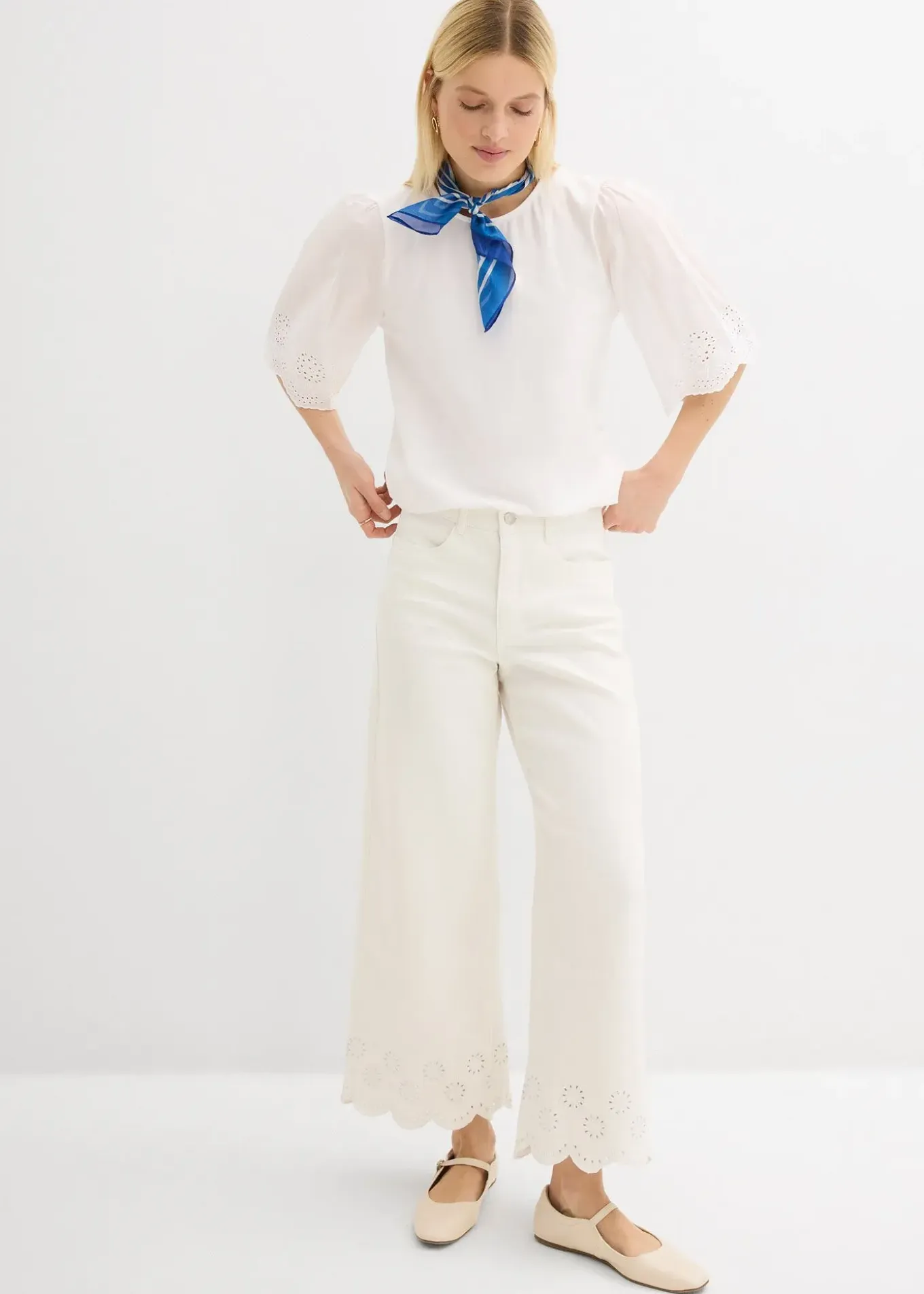 T-shirt à broderie anglaise